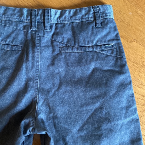 Volcom shorts - Picture 3 of 5